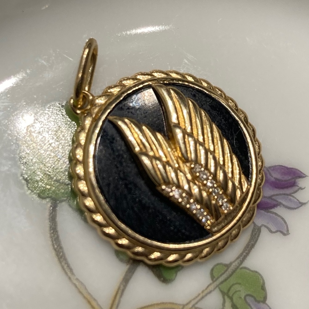 solid 14k gold onyx and diamond angel wings winged coin charm pendant
